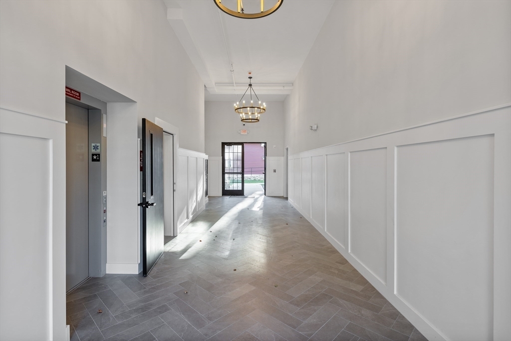 Property Photo: 186 Bedford St 206 MA 02420