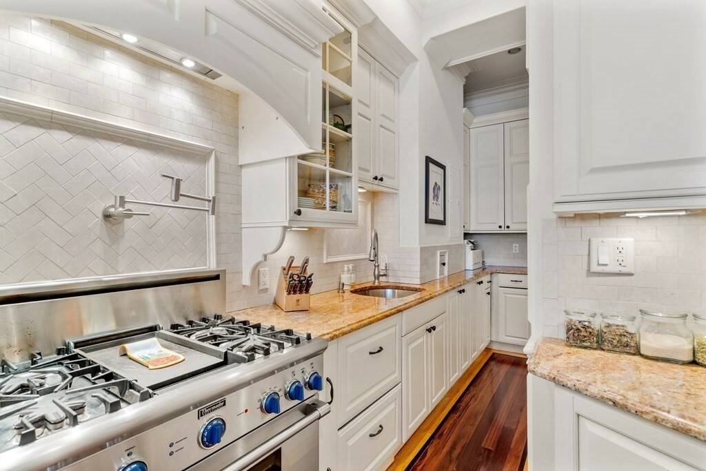 Property Photo:  273 Commonwealth Ave 9  MA 02116 