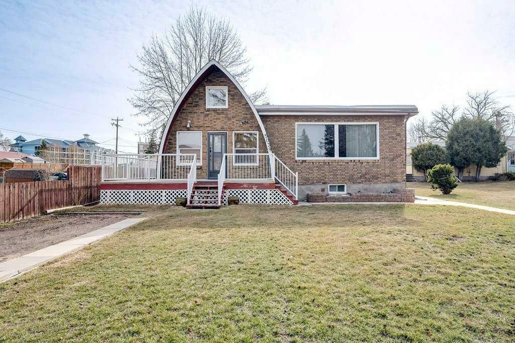 5039 52 Street  Sylvan Lake AB T4S 1E4 photo