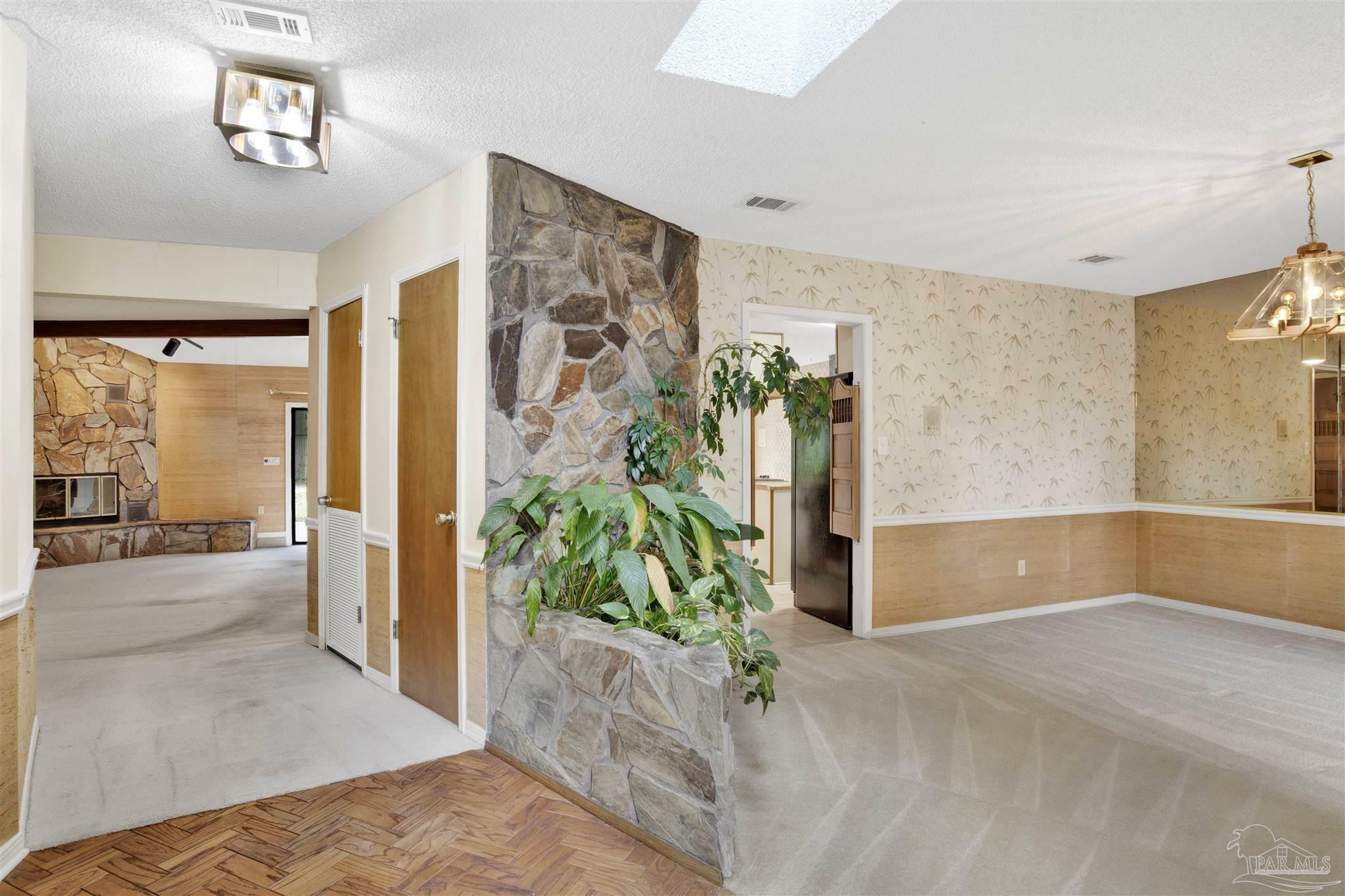 Property Photo: 1040 Dunmire St FL 32504