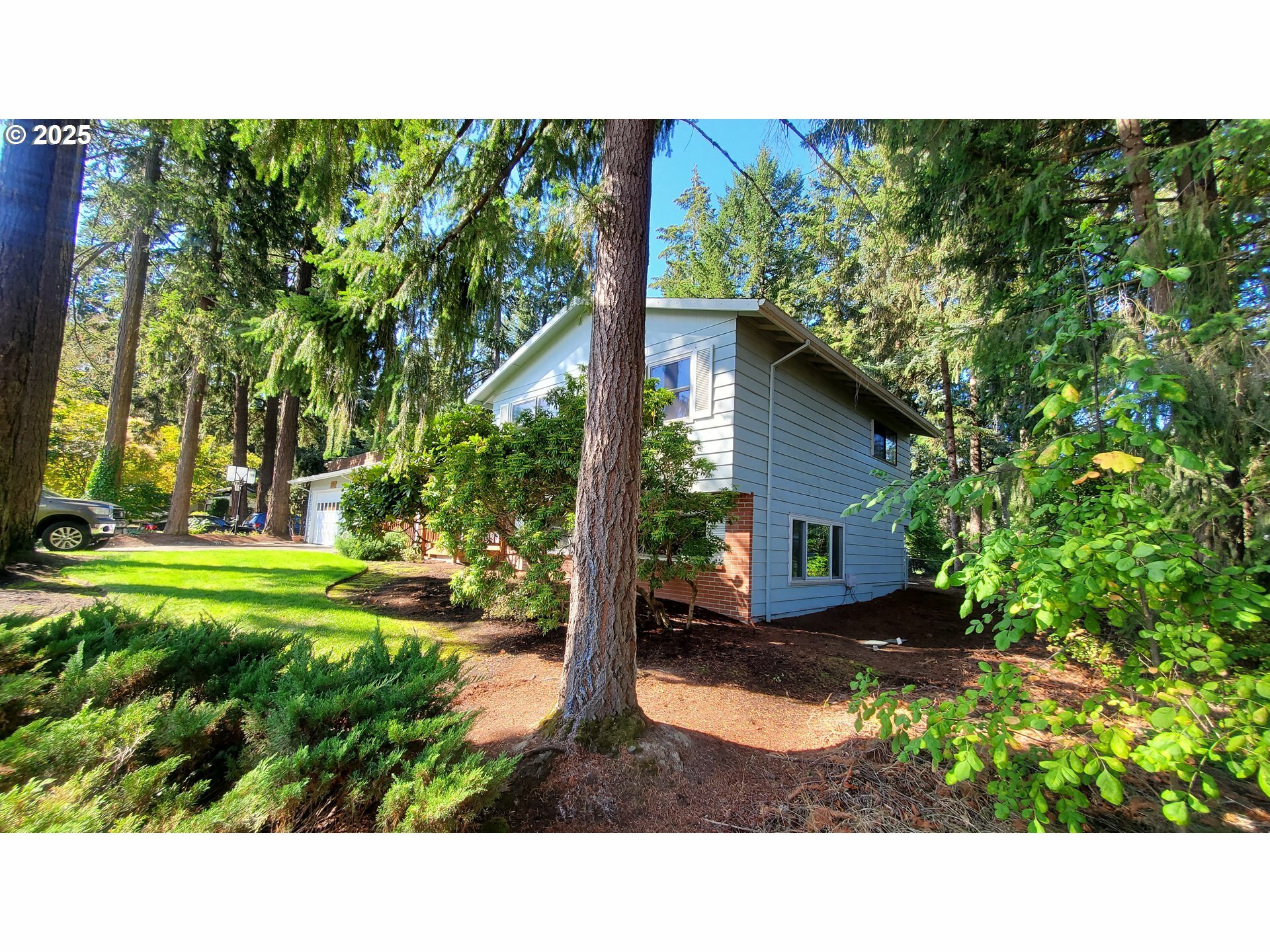 Property Photo: 13205 SW Heather Ct OR 97008