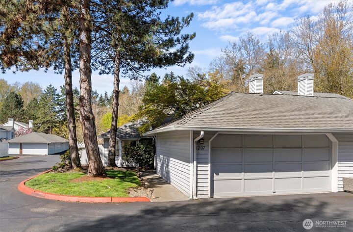 4207  144th Lane SE 43  Bellevue WA 98006 photo