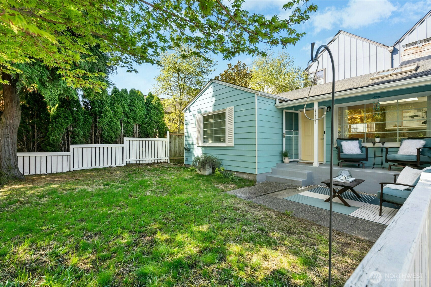 Property Photo: 6007 Fauntleroy Way SW WA 98136