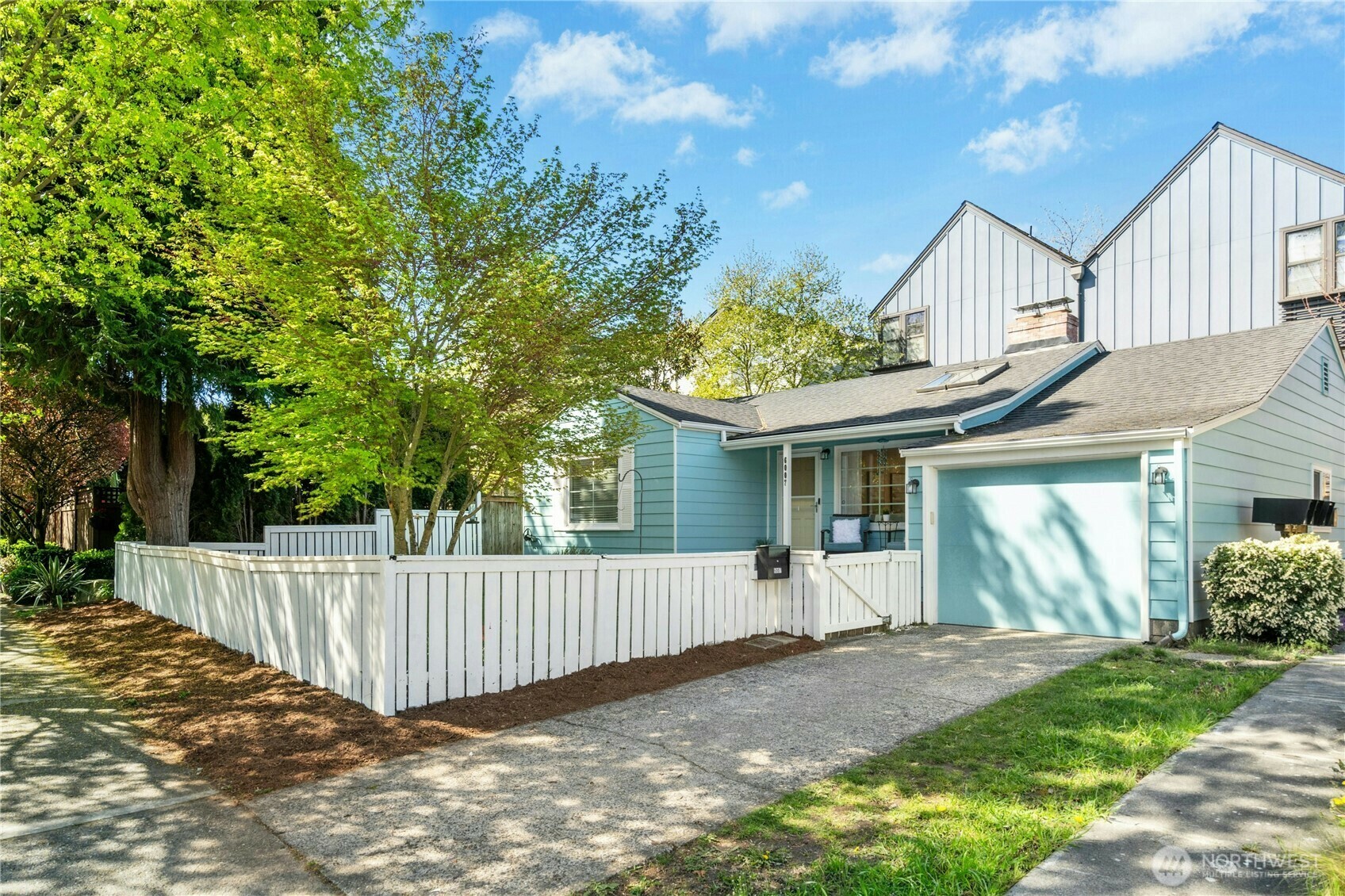 Property Photo: 6007 Fauntleroy Way SW WA 98136