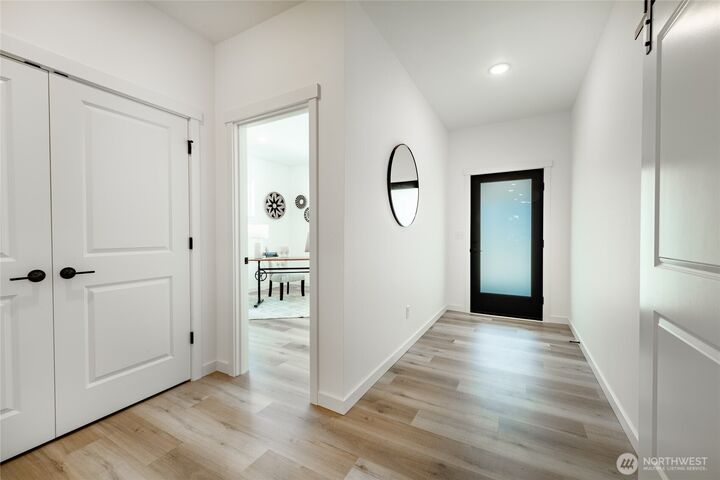 Property Photo: 706 E 5th Street WA 98276