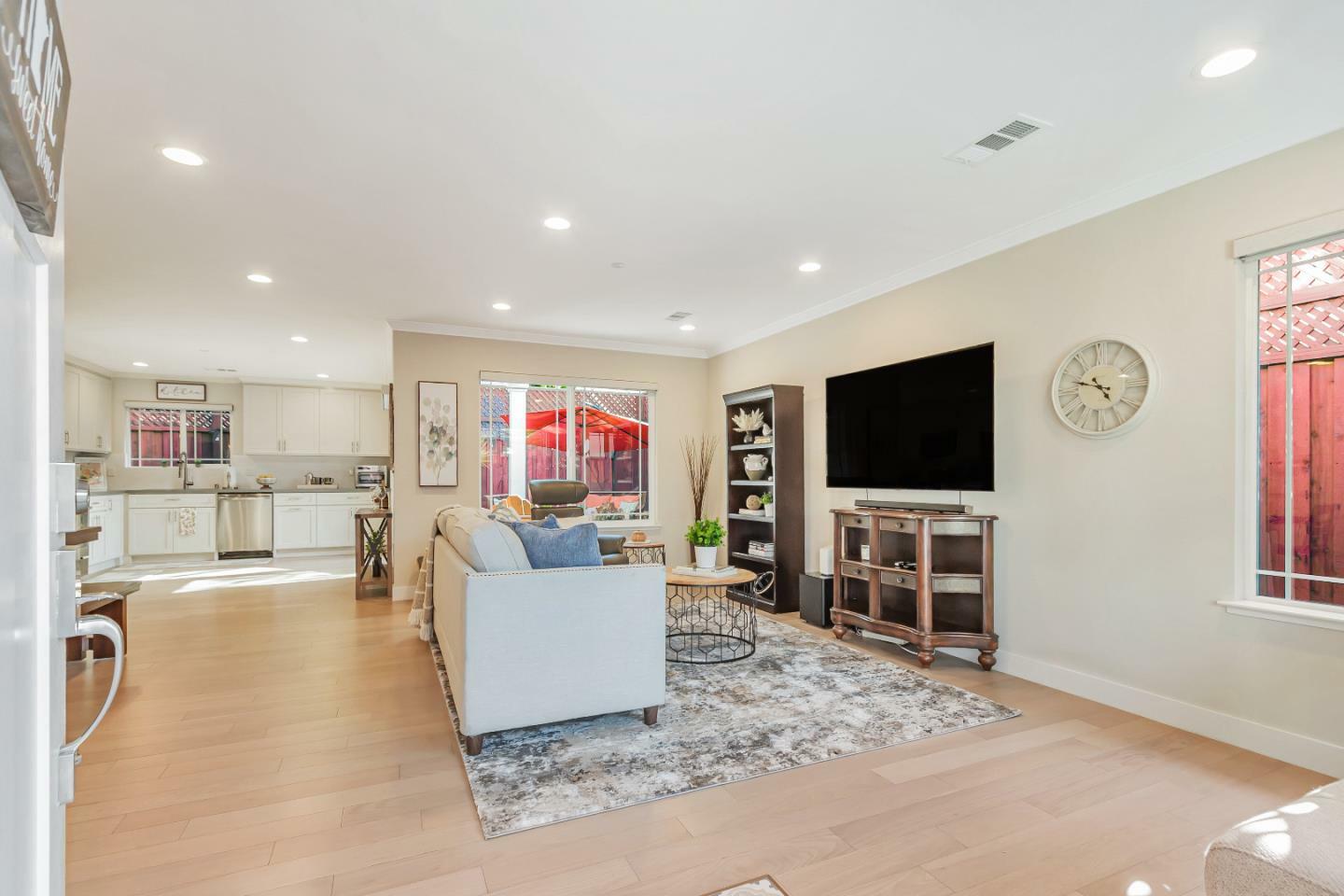 Property Photo: 423 Douglas Place CA 95126
