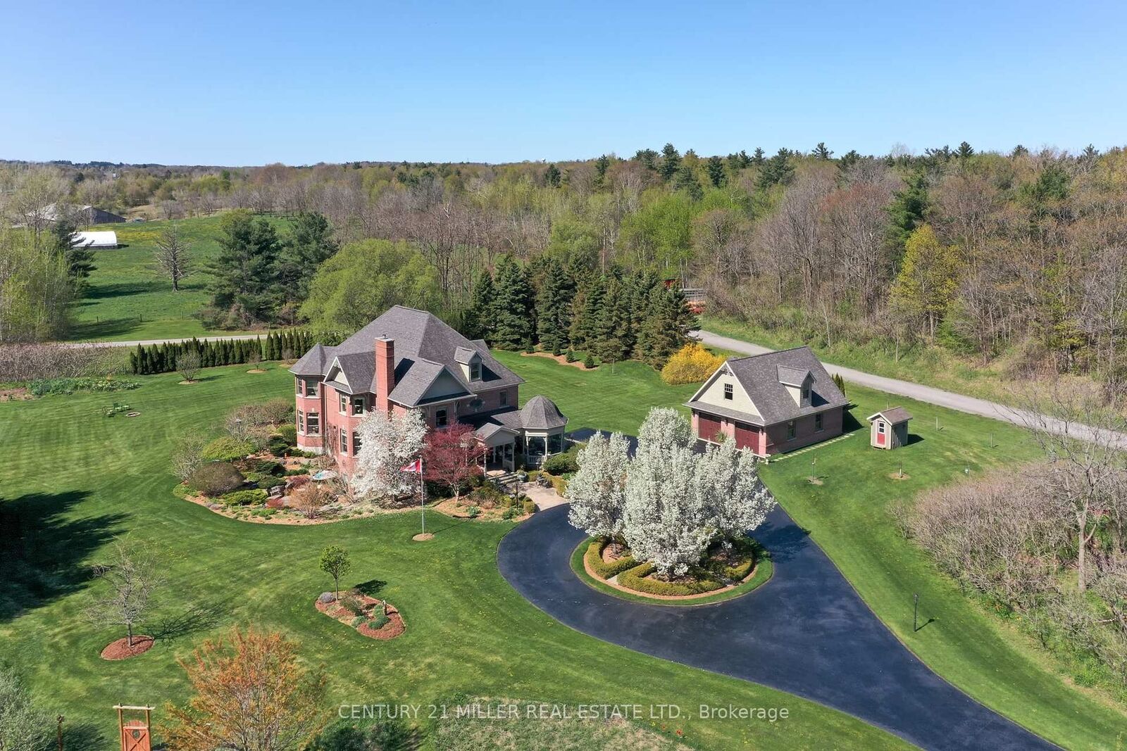 Photo de la propriété:  6416 McNiven Road  ON L7P 0K5 