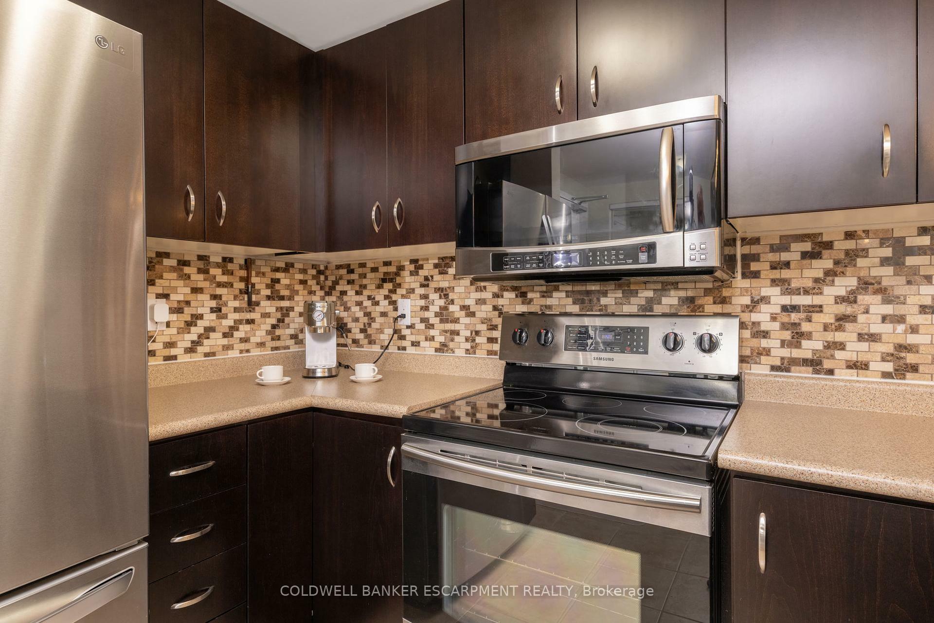 Property Photo: 43 Goodwin Drive 109 ON N1L 0E8