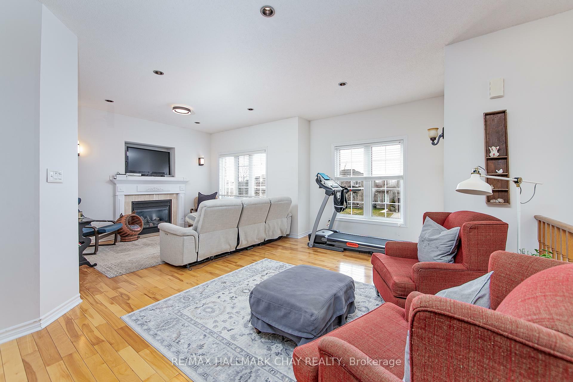 Property Photo: 31 Esther Drive ON L4N 0X8