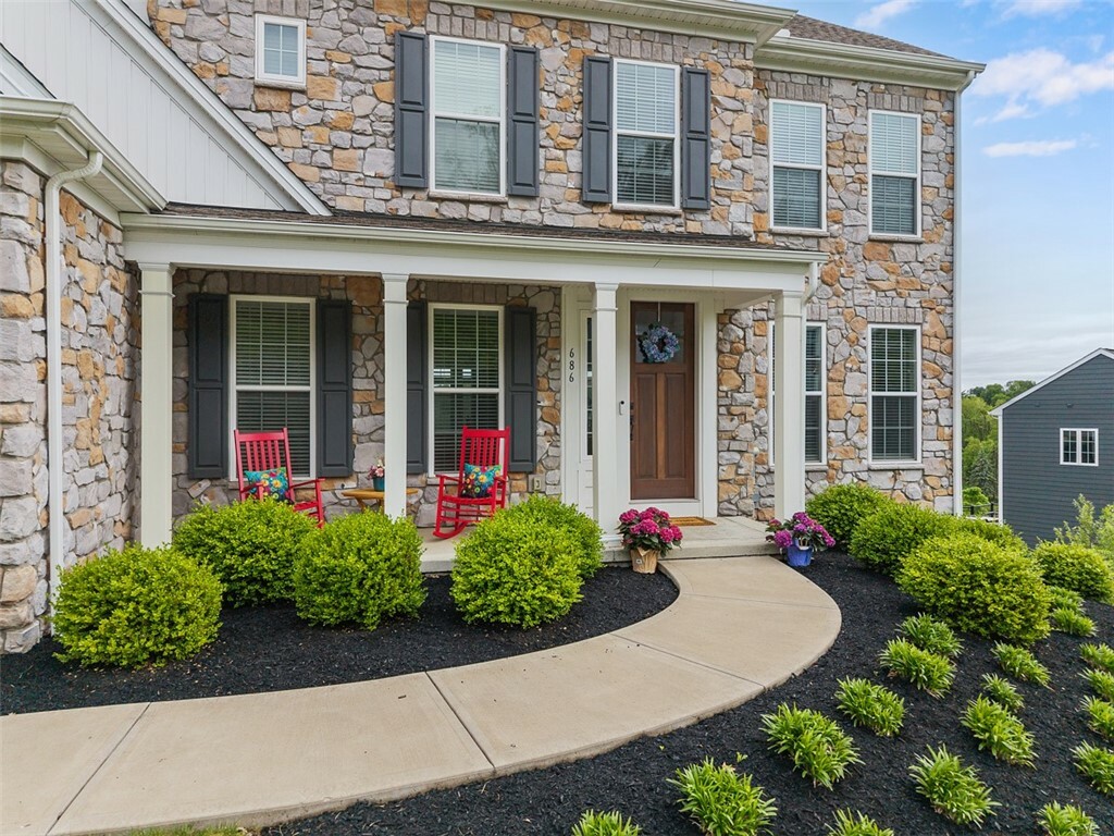 Property Photo: 686 Country Club Dr PA 15228