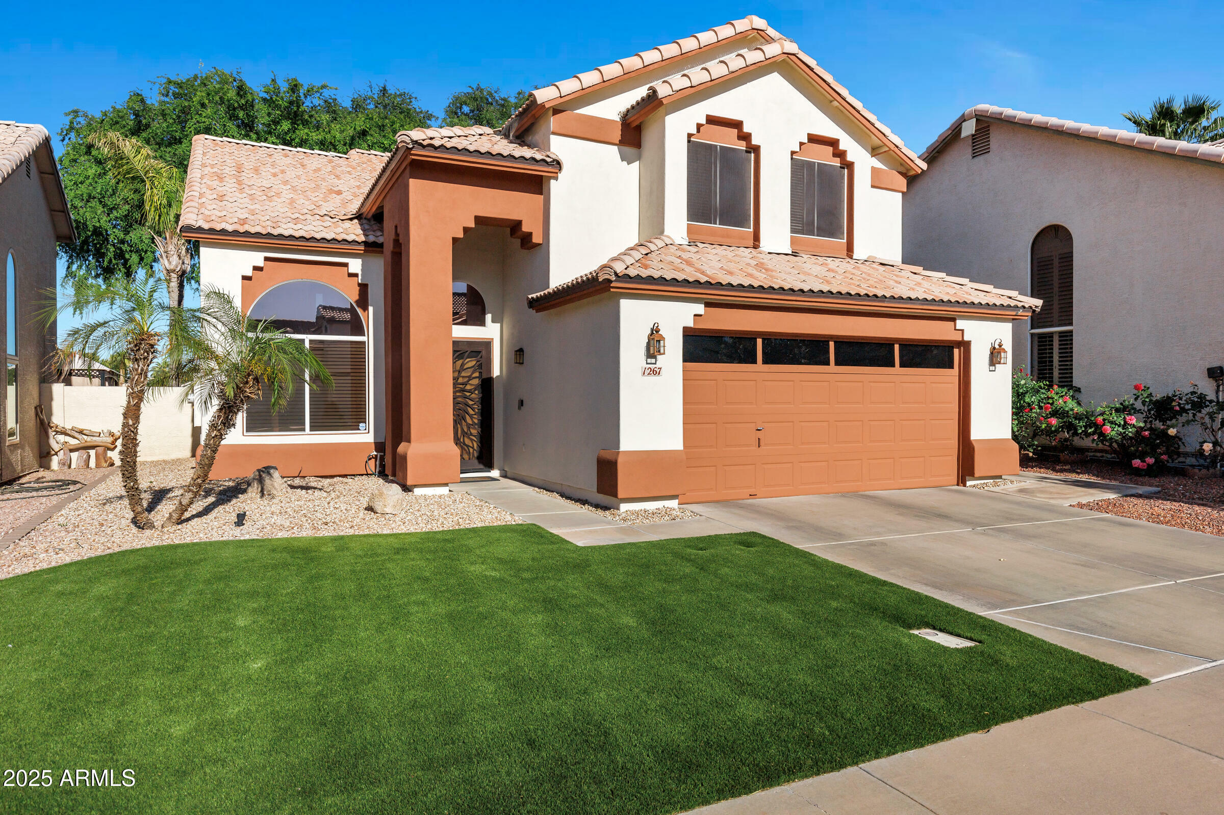 Property Photo: 1267 E Chicago Circle AZ 85225