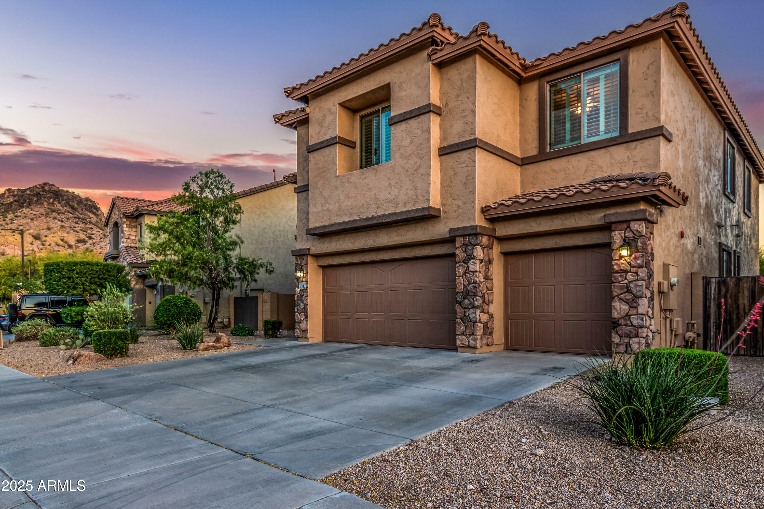 Property Photo: 9113 W White Feather Lane AZ 85383