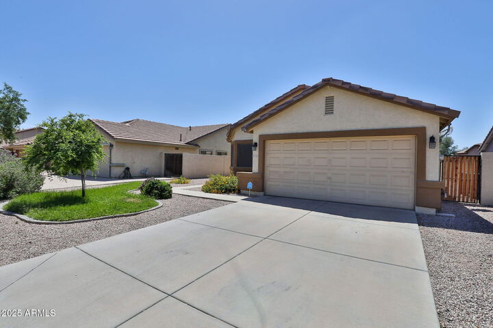 Property Photo: 3329 E Wildhorse Drive AZ 85297