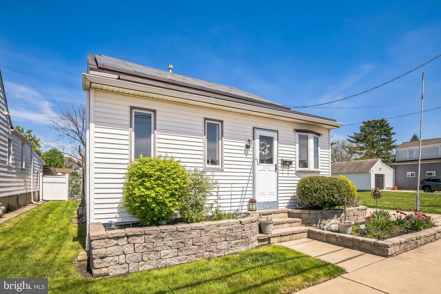 734 W Preston Avenue  Somerdale NJ 08083 photo
