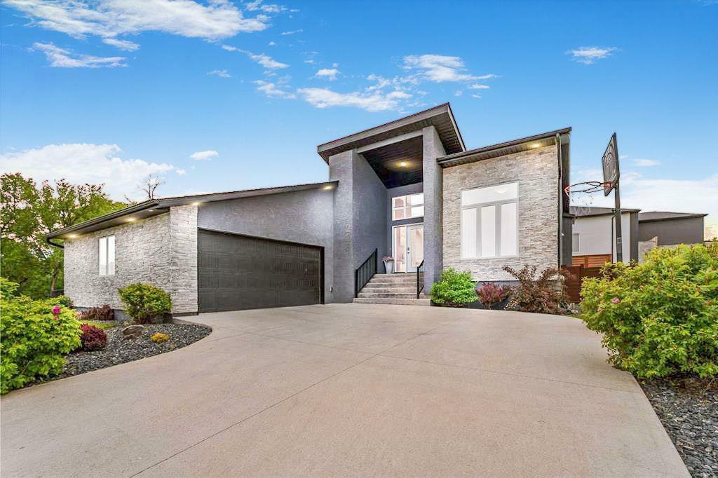 Property Photo: 229 Drury Avenue MB R2V 5A4