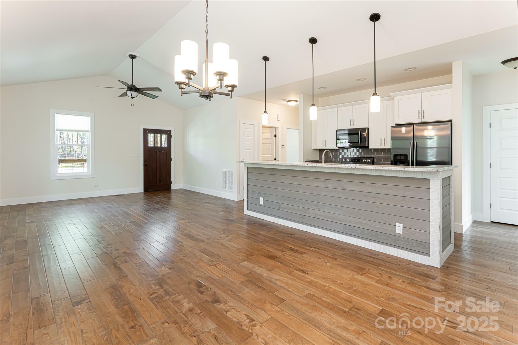 Property Photo: 220 Mount Allen Heights NC 28711