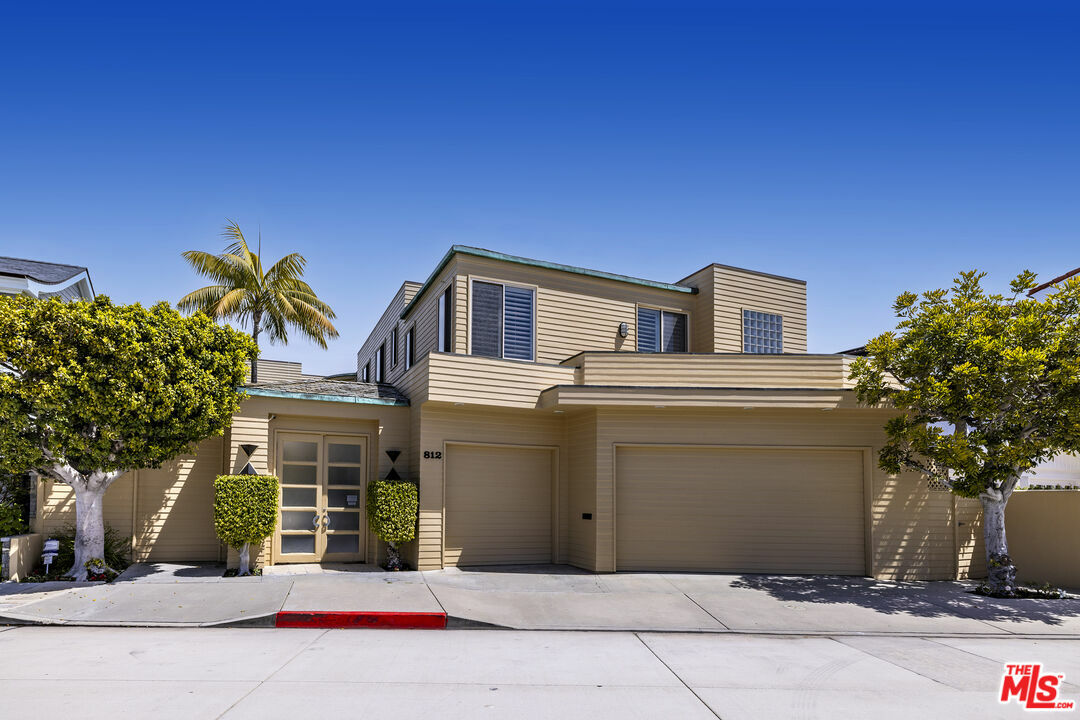 Property Photo: 812 W Bay Ave CA 92661