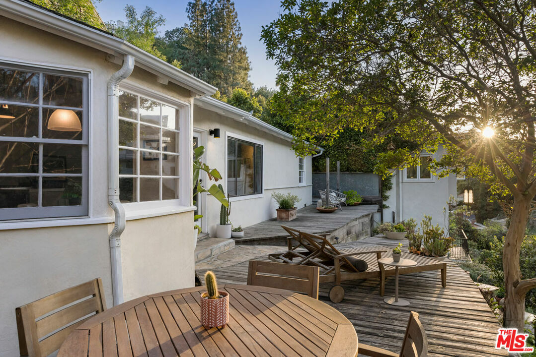 Property Photo: 6344 Deep Dell Pl CA 90068