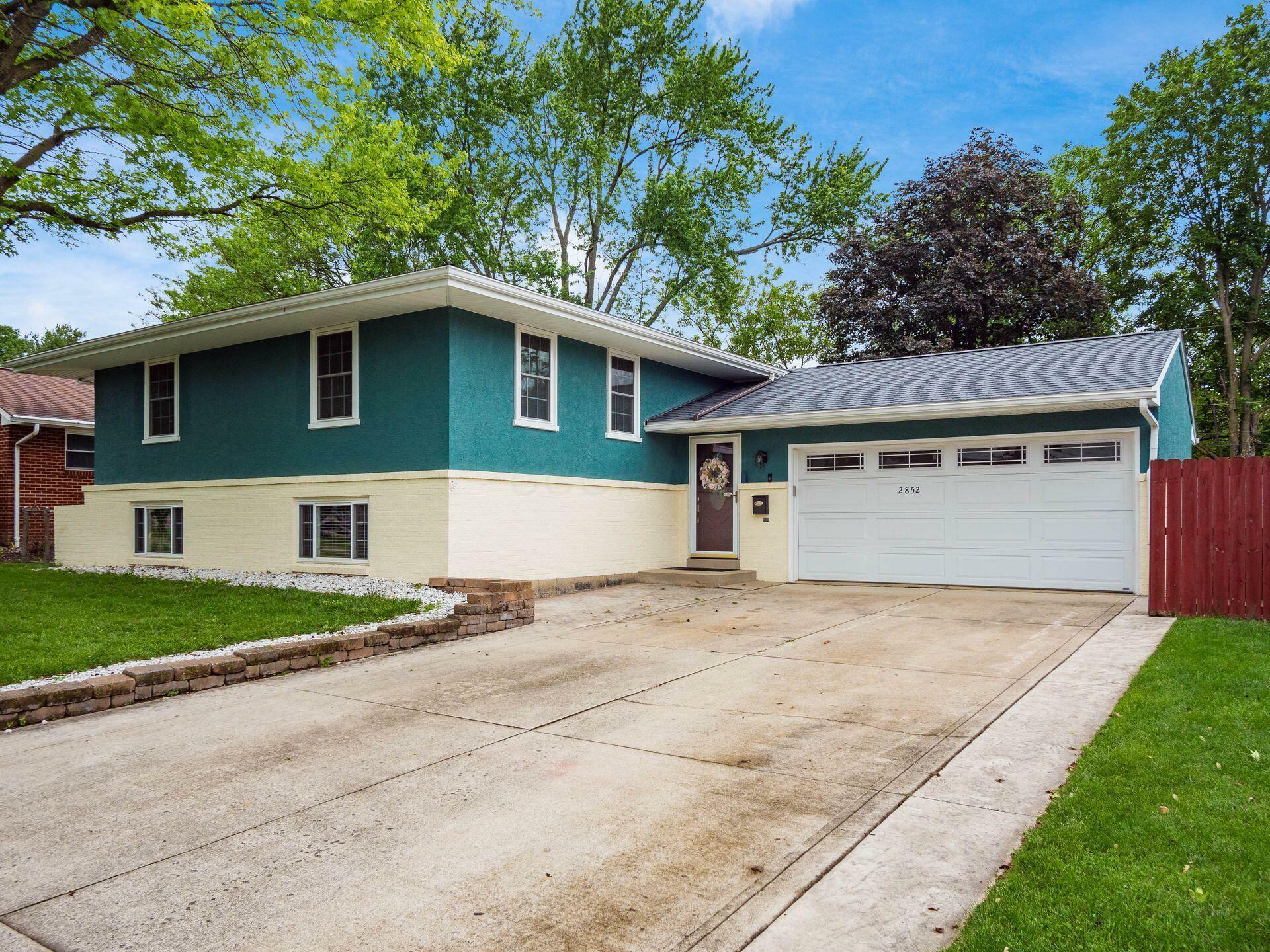 Property Photo: 2852 Longfield Road OH 43204