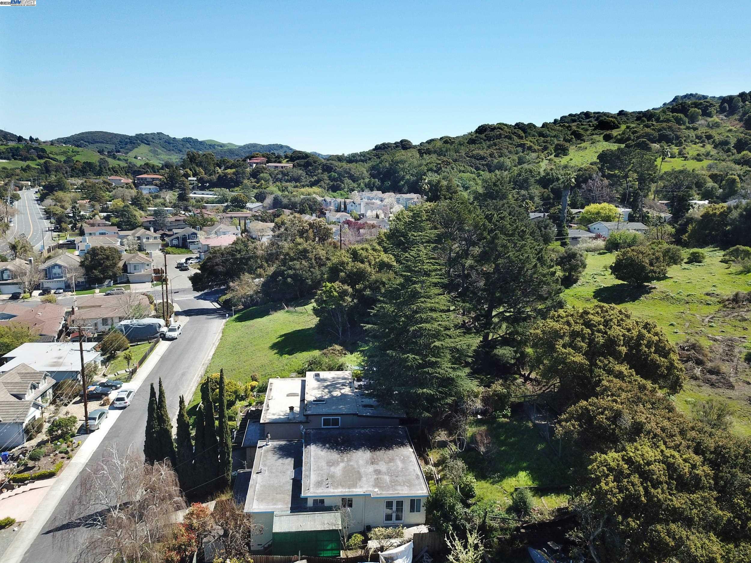 Property Photo: 4661 Canyon Rd CA 94803