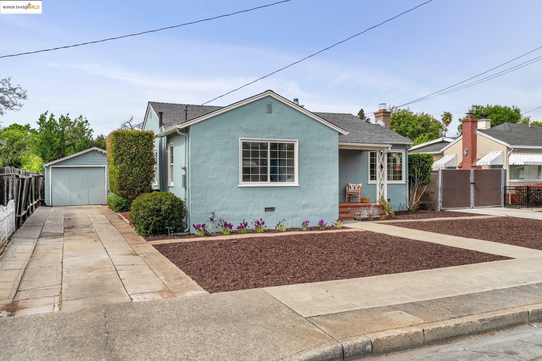 Property Photo: 284 Elsie Ave CA 94577