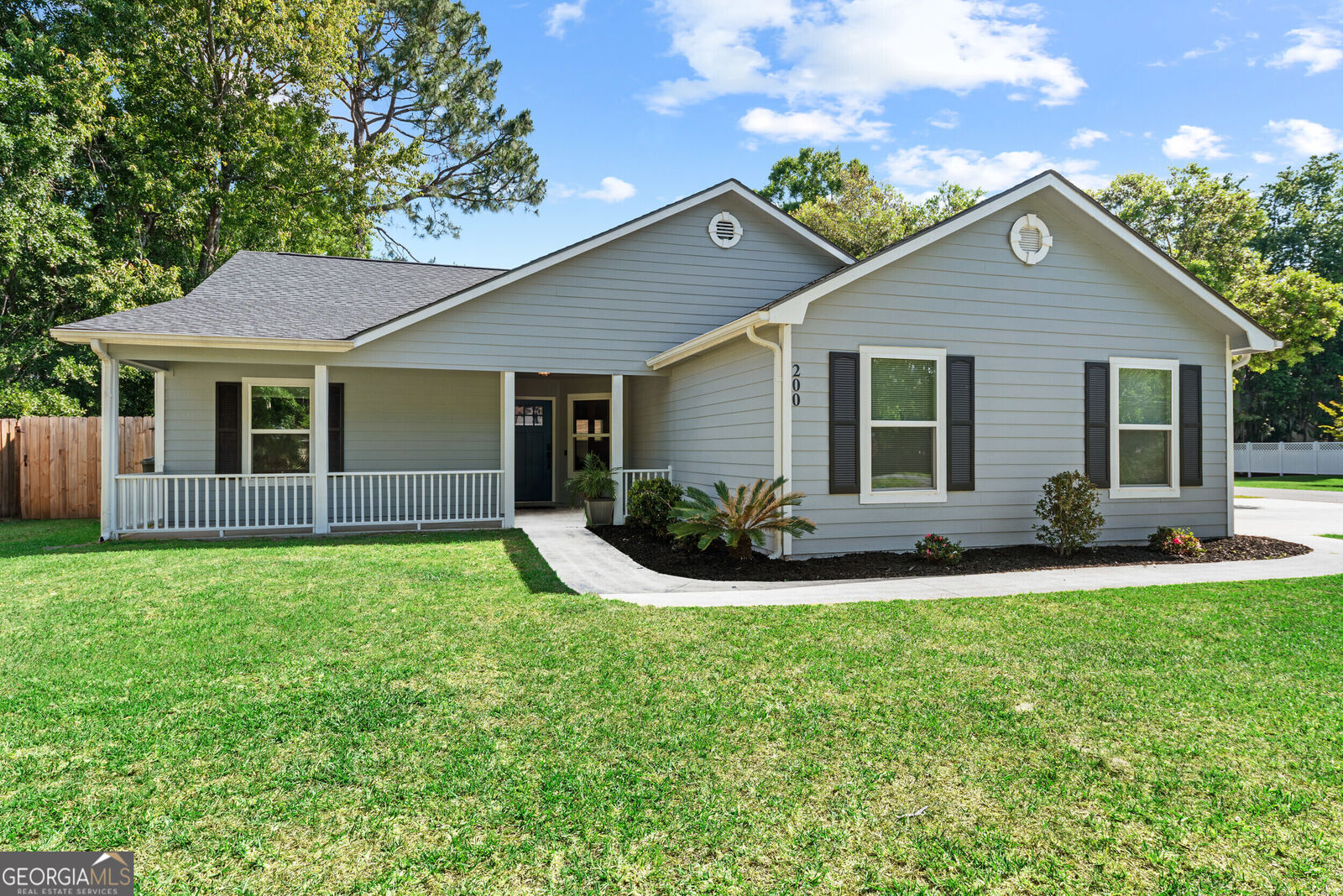 Property Photo:  200 Chestnut Court  GA 31548 