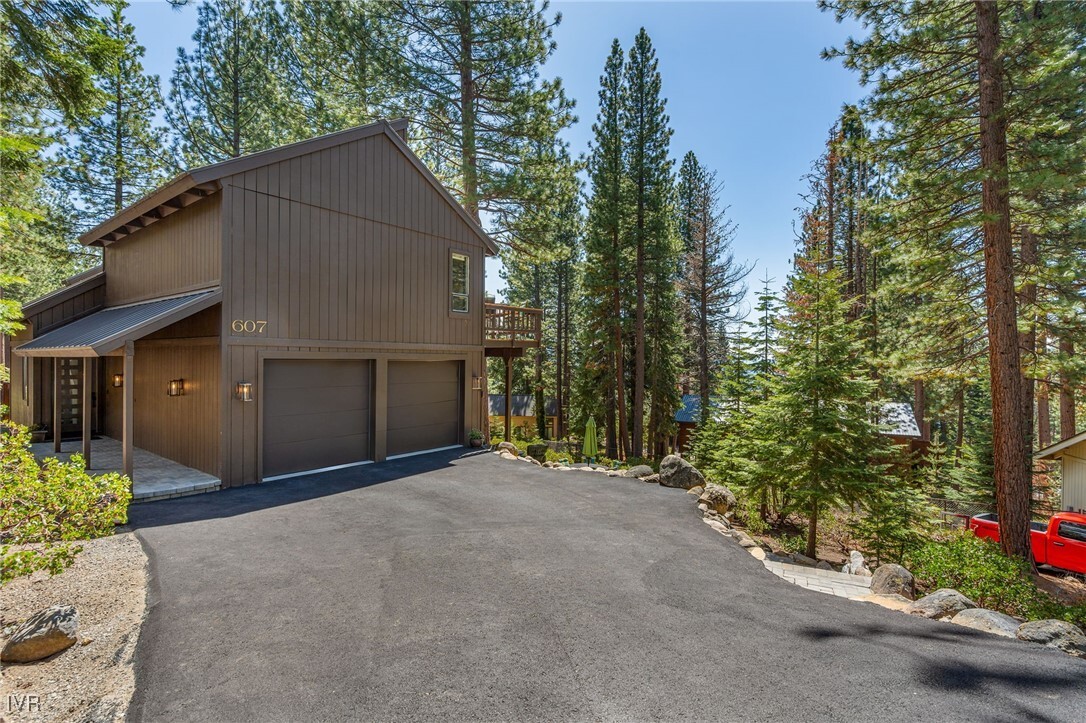 Property Photo: 607 Crystal Peak Road NV 89451