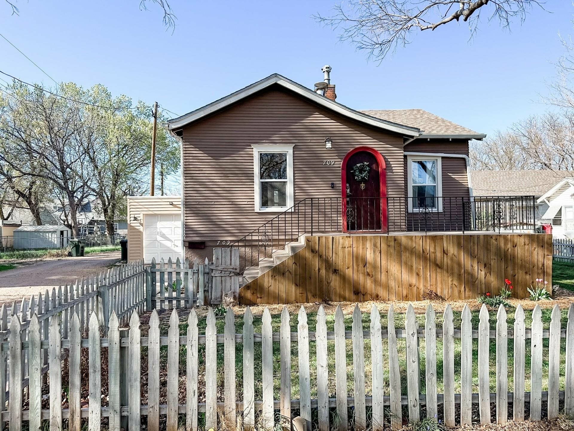 709 W B St  North Platte NE 69101 photo