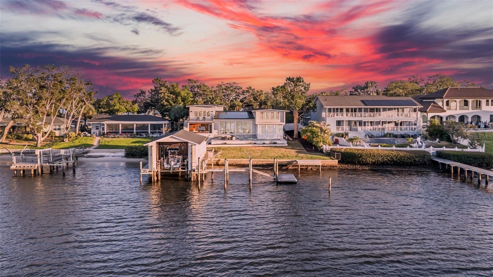915 Bayshore Drive  Tarpon Springs FL 34689 photo