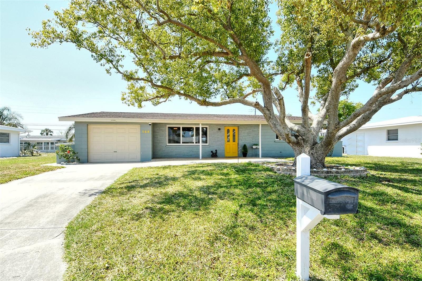 Property Photo: 568 Sheridan Drive FL 34293
