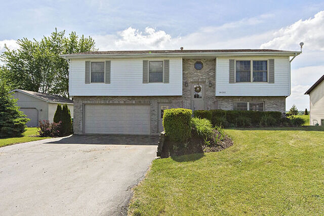 Property Photo: 10201 Sharon Lane IL 60034