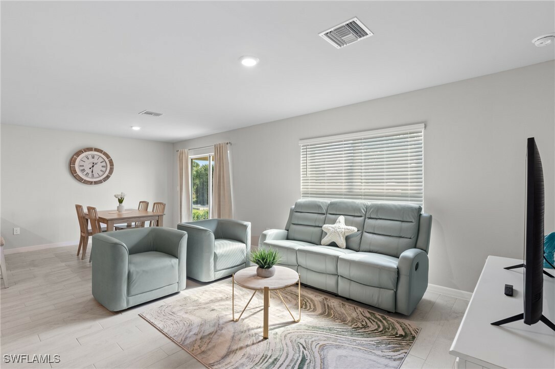 Property Photo: 3013 41st Street SW FL 33976