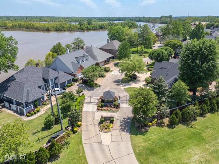 Property Photo: 7204 Old River Drive LA 71105