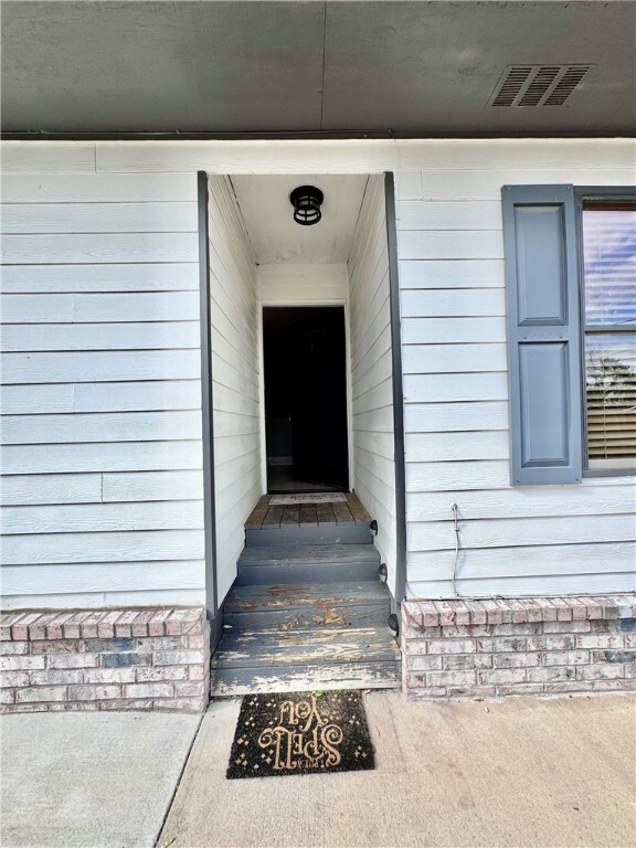 Property Photo: 1222 S 4th Street AR 72756