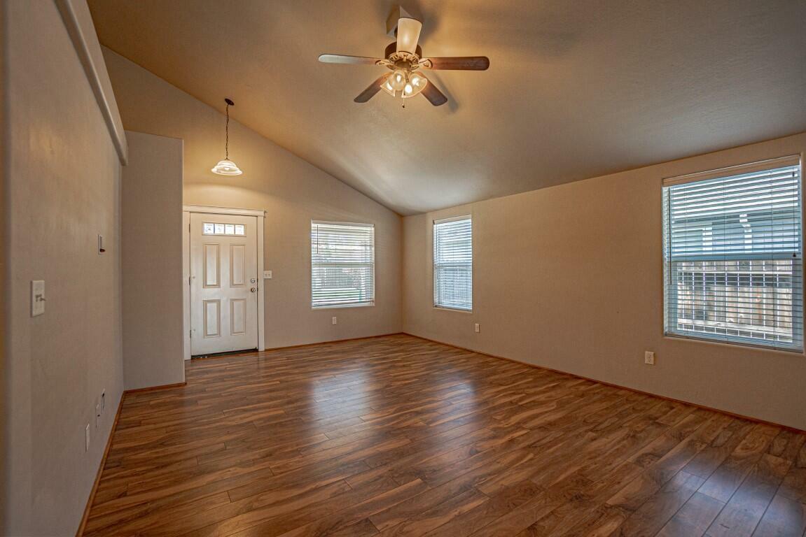 Property Photo: 217 Reanna Way OR 97501