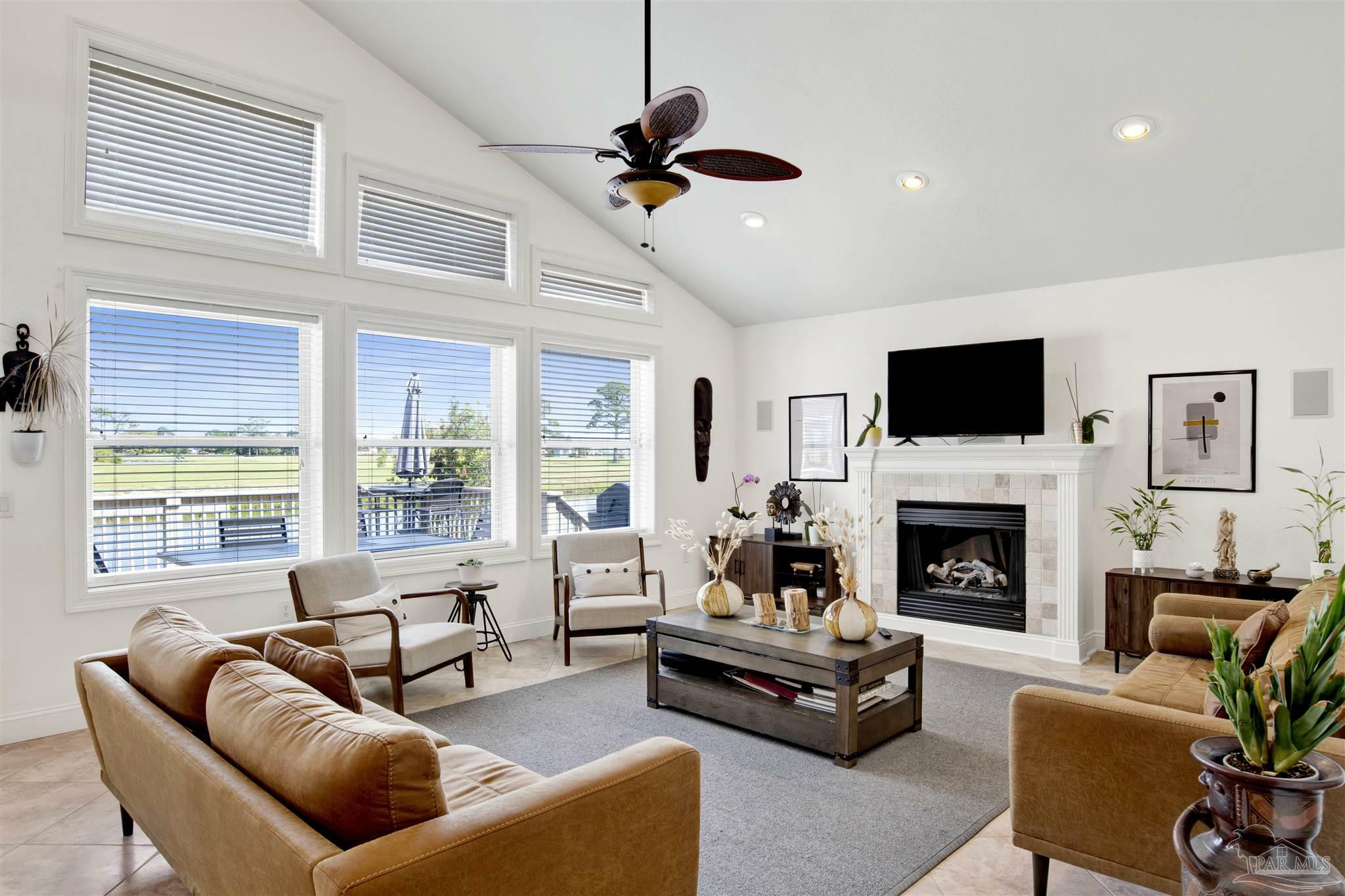 Property Photo: 1110 Lionsgate Ln FL 32563