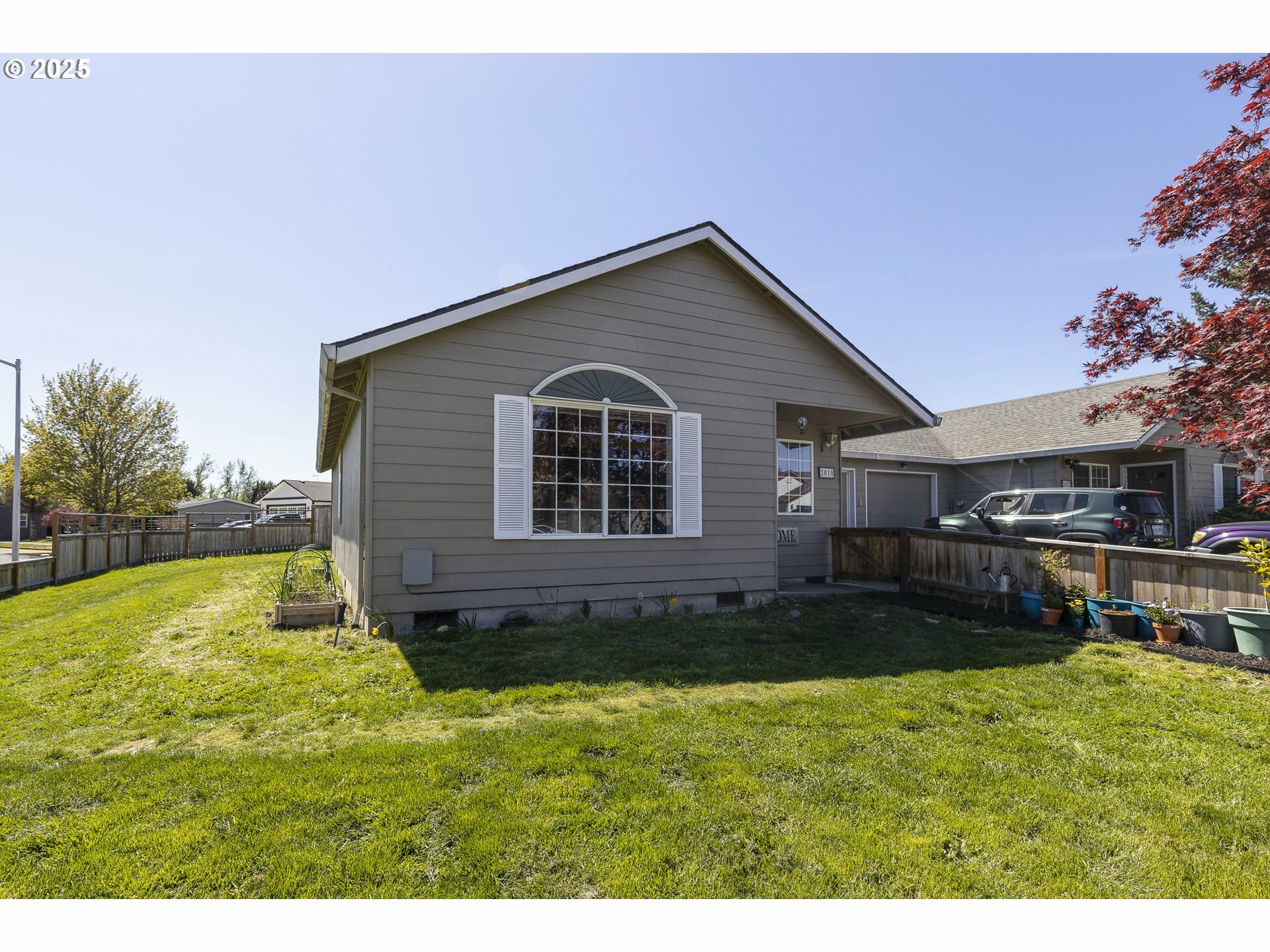 Property Photo: 2010 SW Fellows St OR 97128