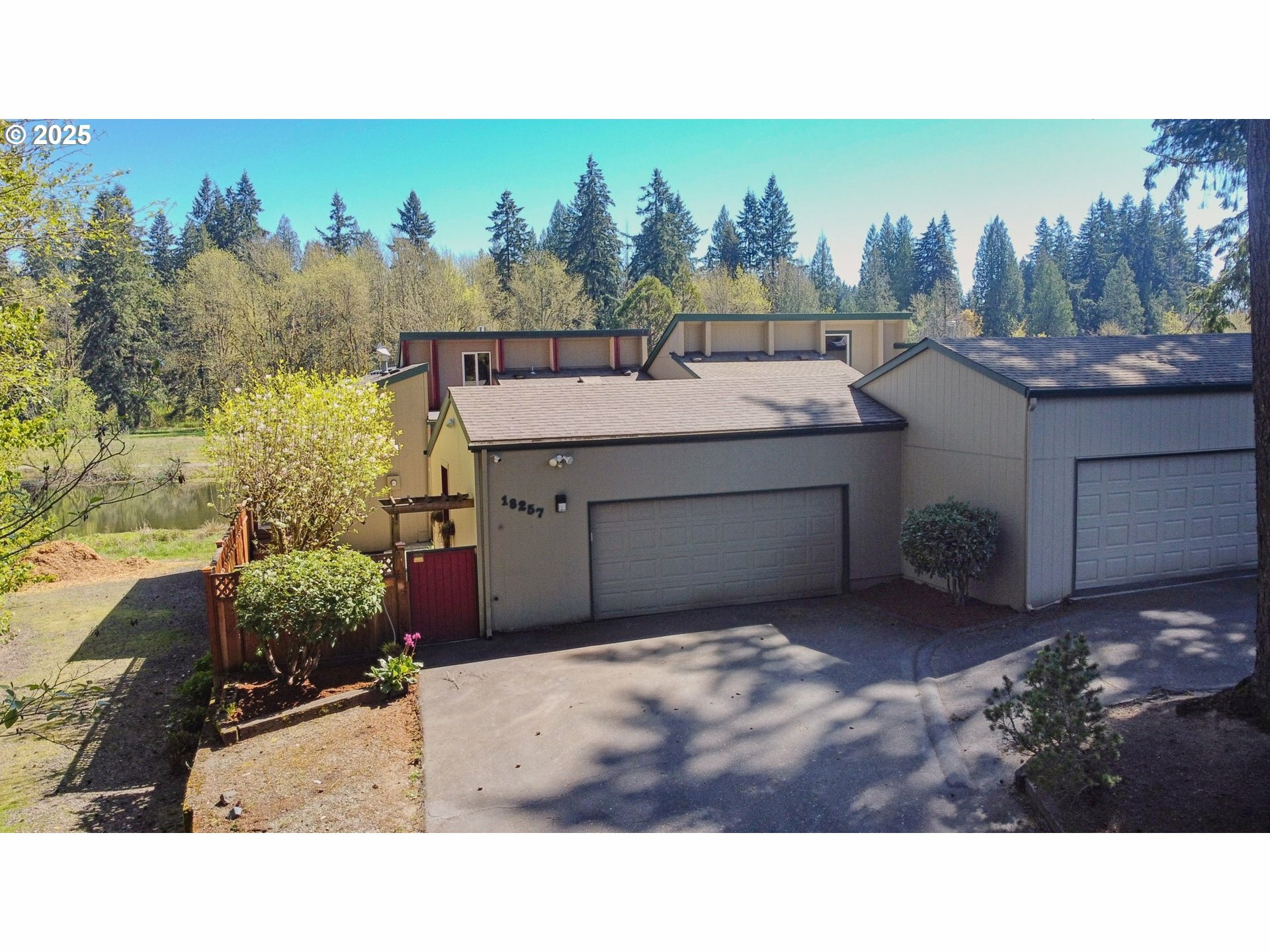 Property Photo: 18257 NE Cedar Dr WA 98604