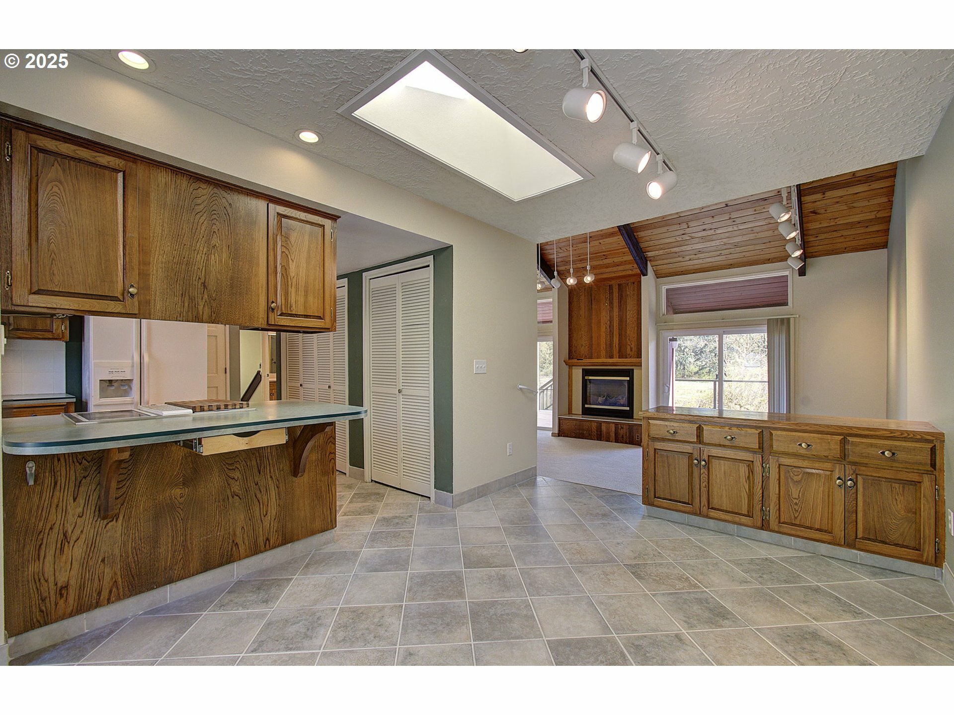 Property Photo: 18257 NE Cedar Dr WA 98604