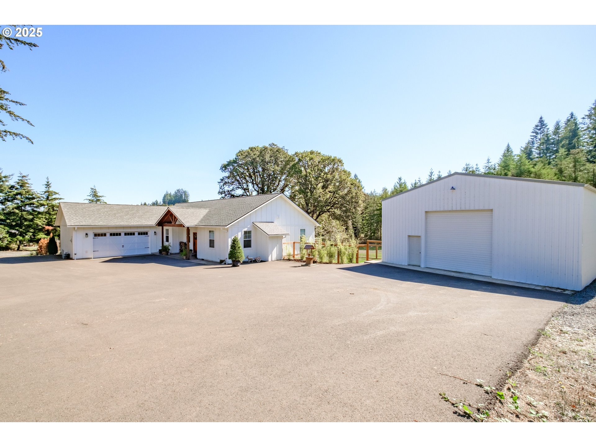 Property Photo:  41222 Highway 228  OR 97386 