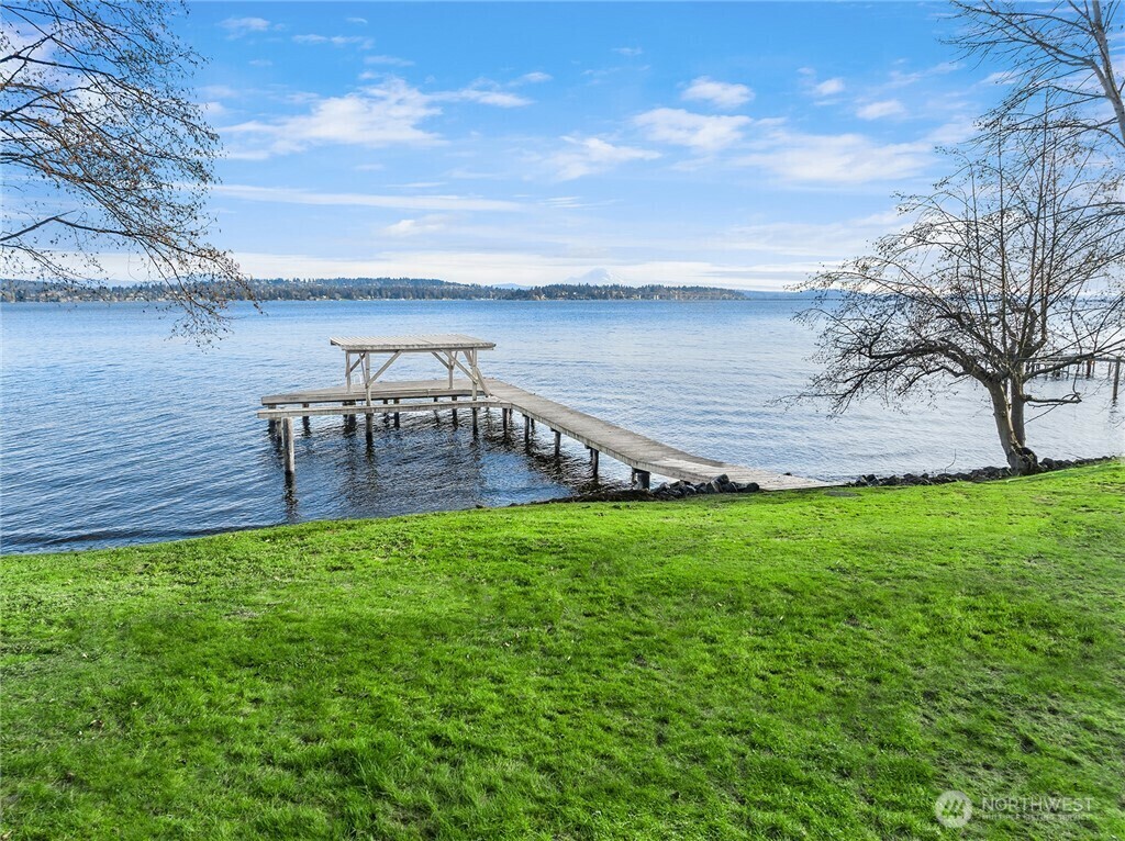 6405 NE Windermere Road  Seattle WA 98105 photo