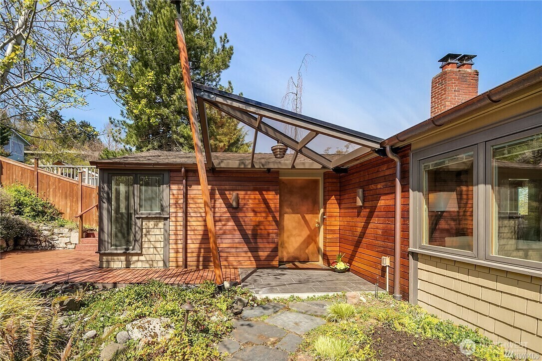 Property Photo: 7722 58th Avenue NE WA 98115