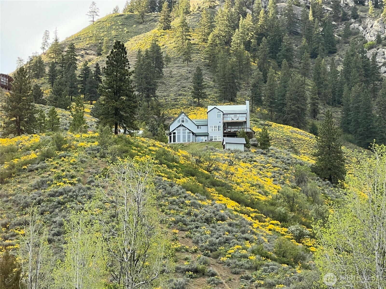 Property Photo: 9505 Plateau Road WA 98815