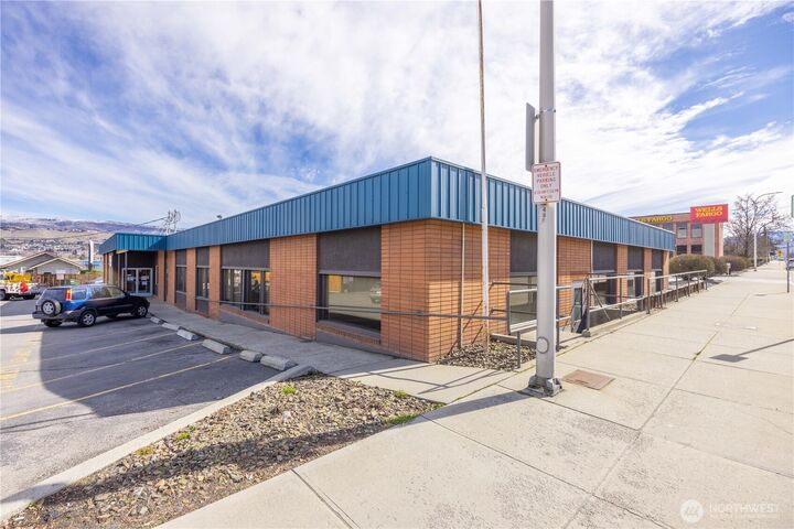 Property Photo: 325 N Chelan Avenue A WA 98801