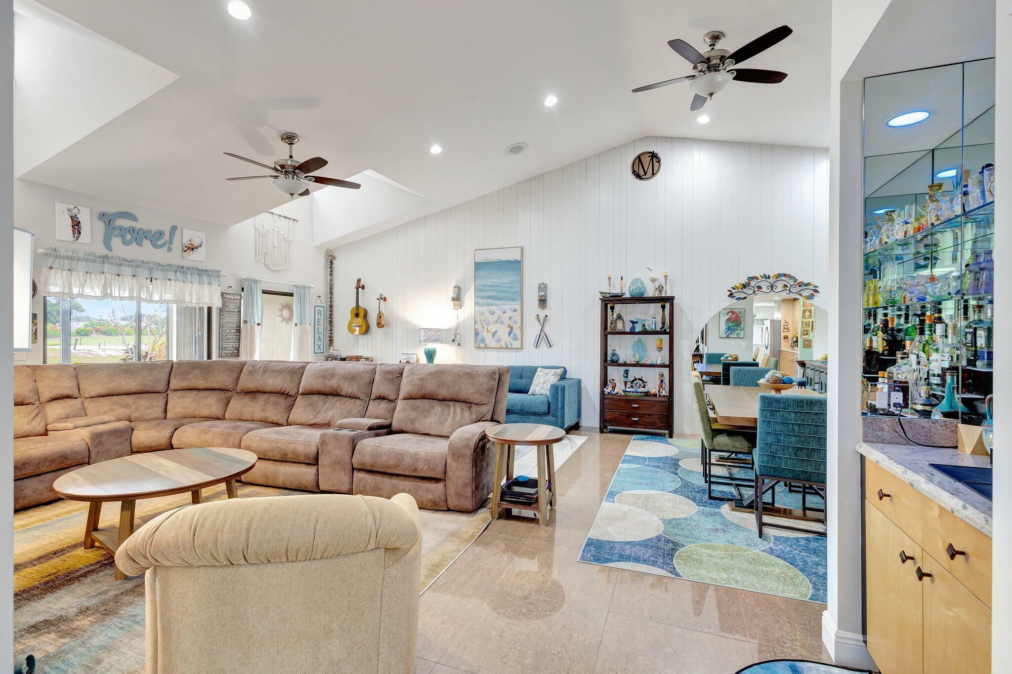 Property Photo: 6700 Versailles Court FL 33467