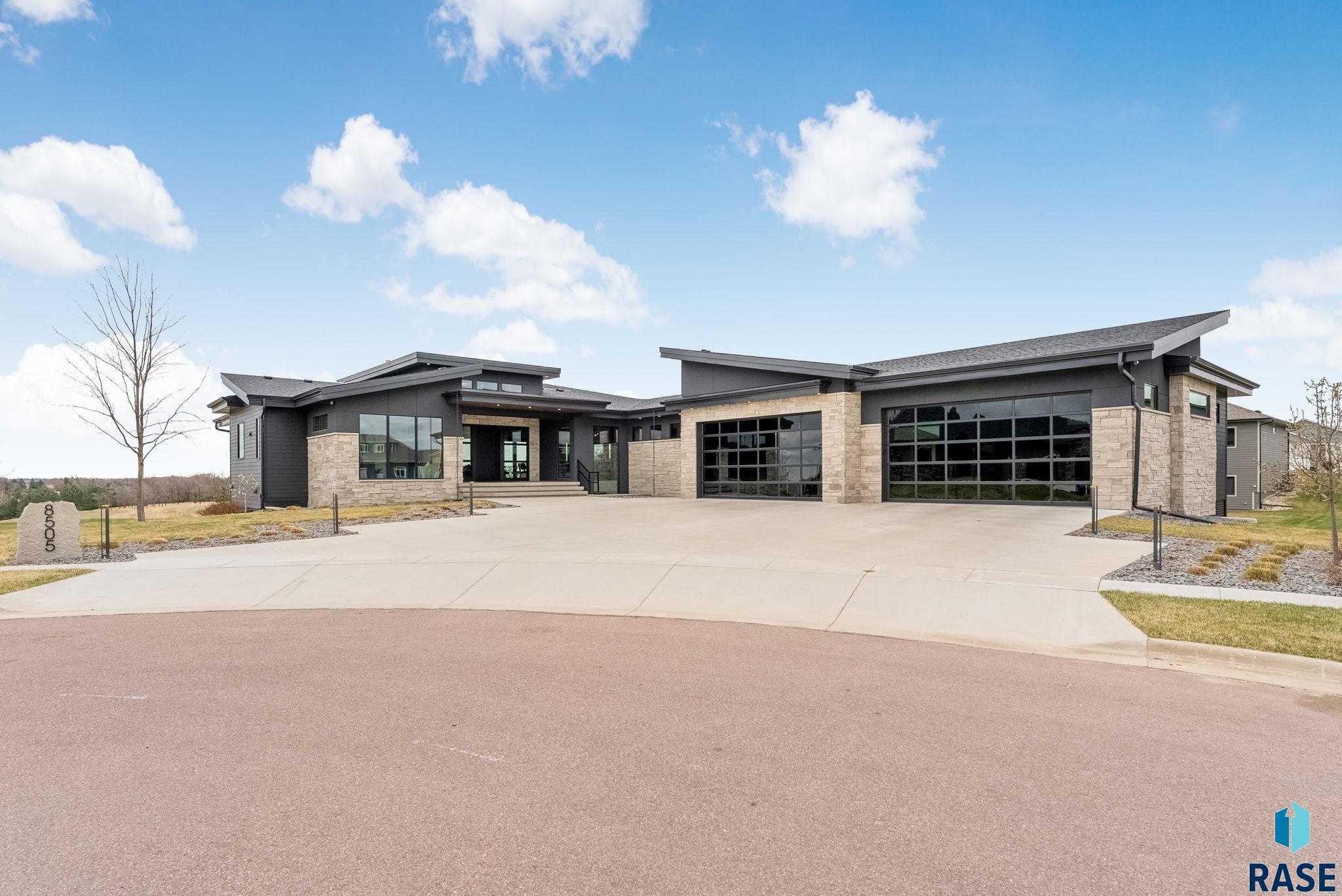 Property Photo: 8505 E Sugar Leaf Cir SD 57110
