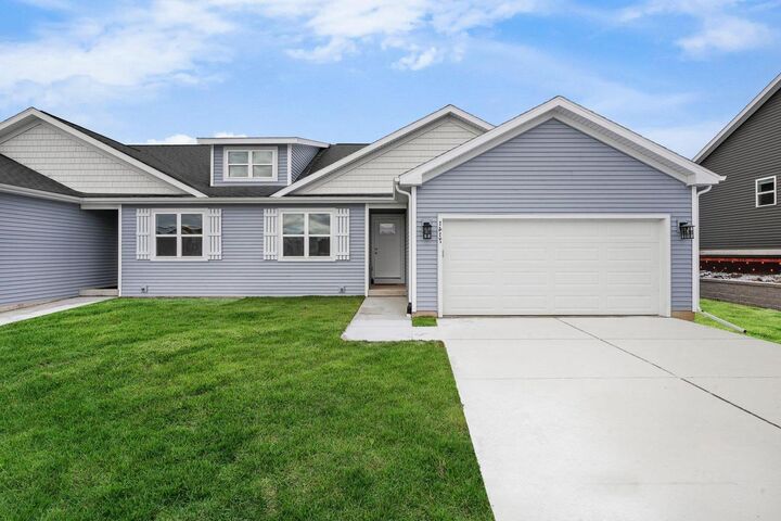 300 Lilac Lane  Stoughton WI 53589 photo