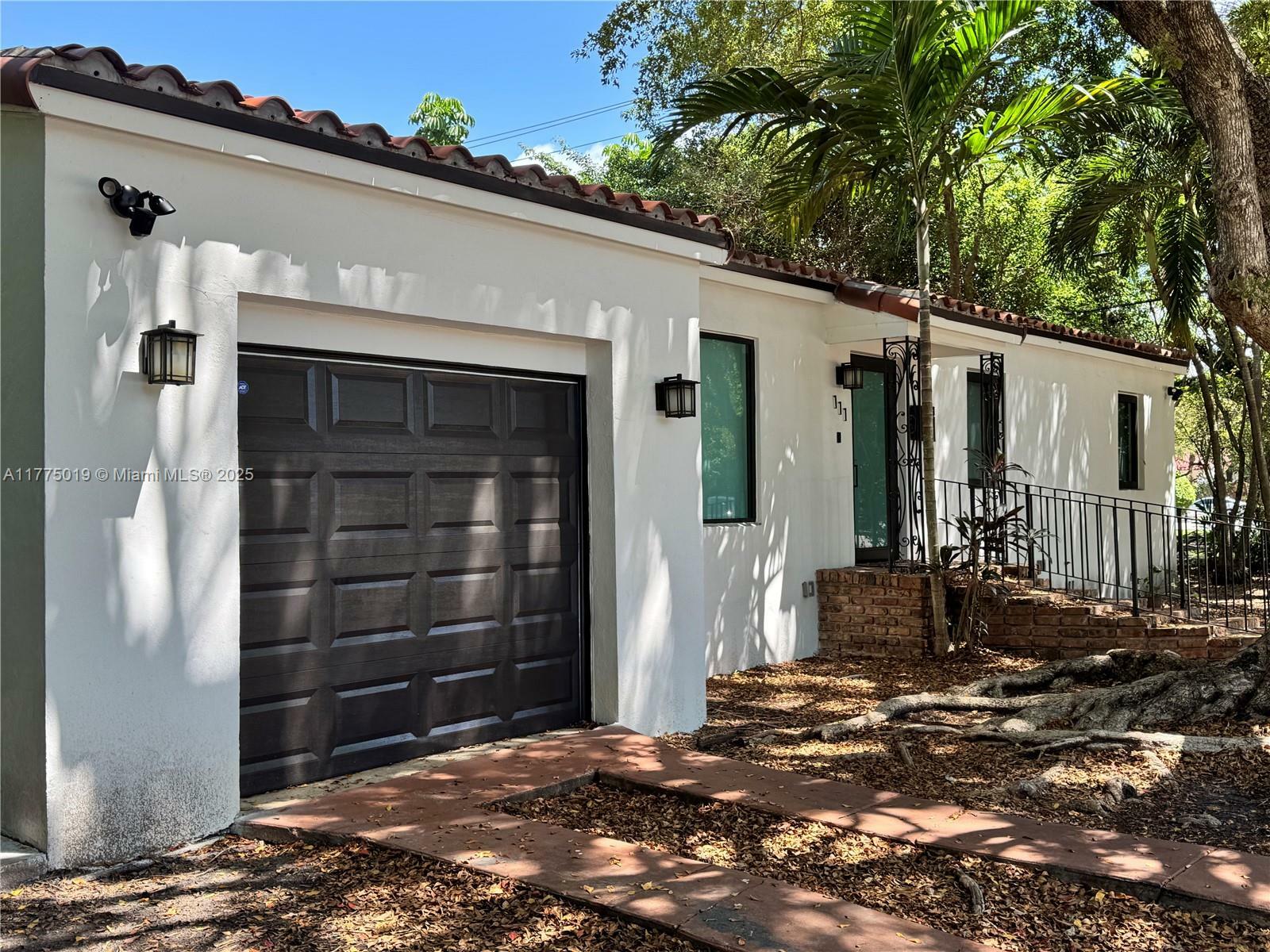 Property Photo: 111 Avila Ct 111 FL 33134