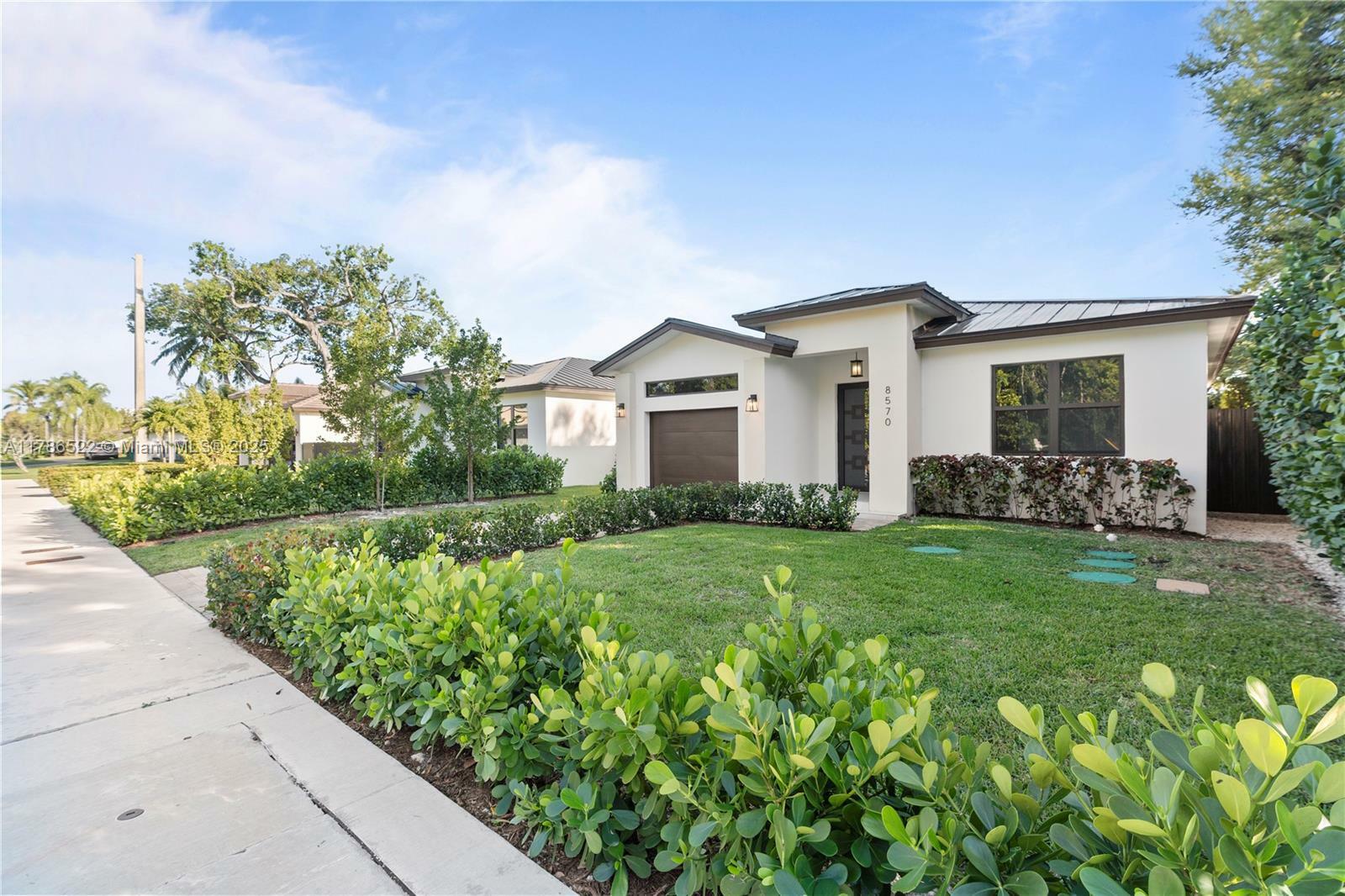8550 SW 198th St  Cutler Bay FL 33189 photo