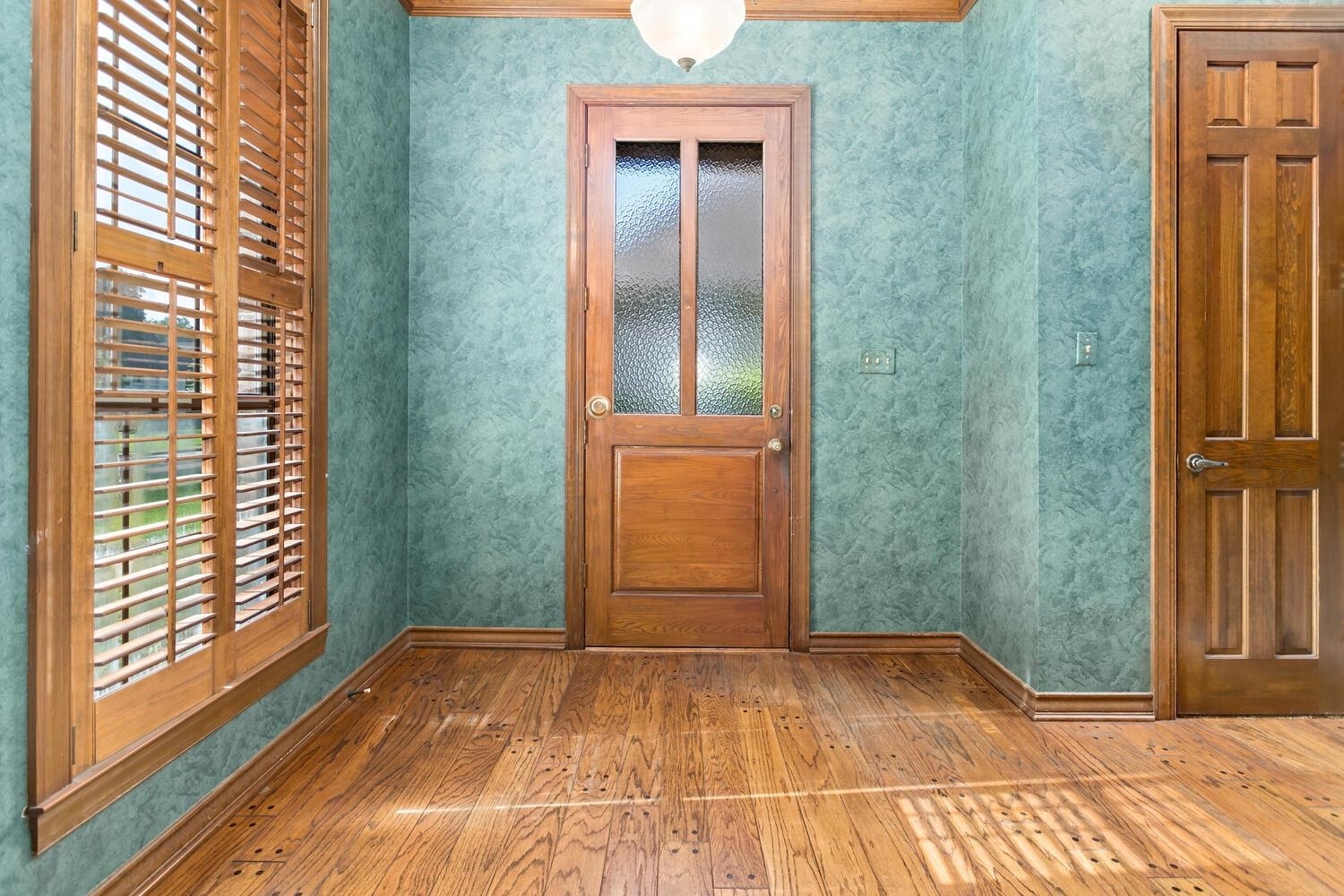 Property Photo: 27 Bellechase Gardens TX 77706